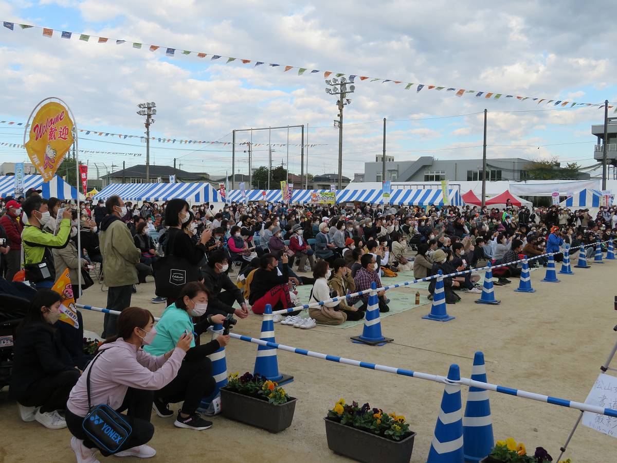 会場にはたくさんの方が集まりました。